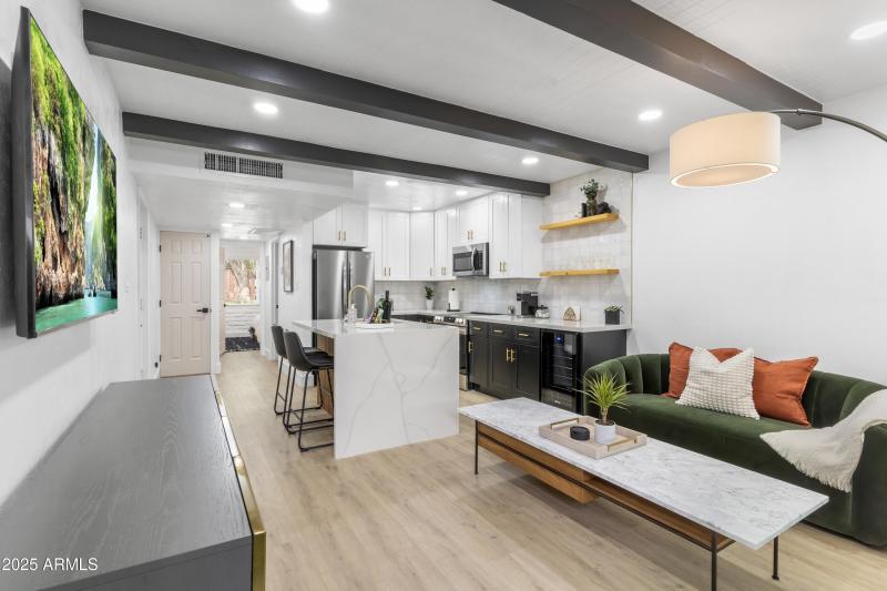 Kitchen & Living