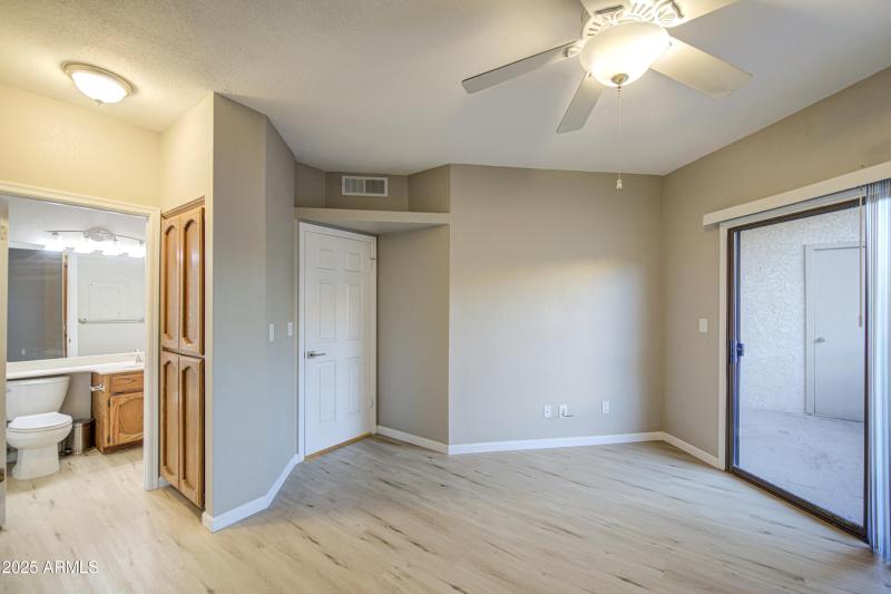 Bedroom-pic 4