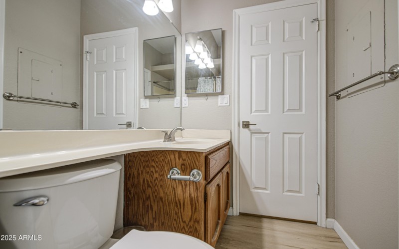 Bathroom-pic 2