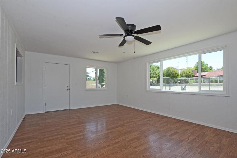03 Livingroom 1