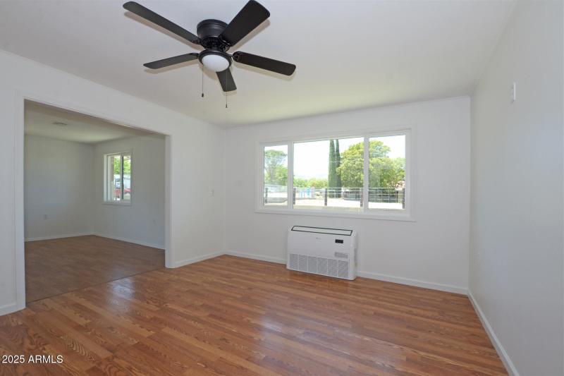 04 Diningroom 3