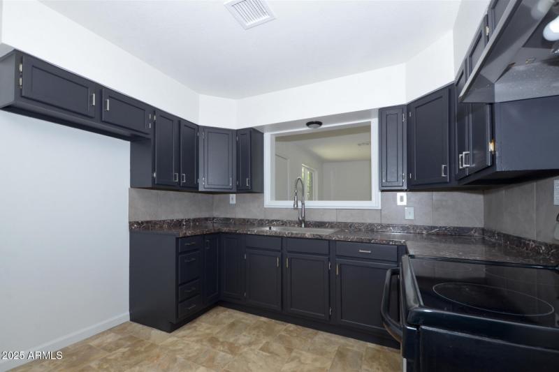 05 Kitchen 2