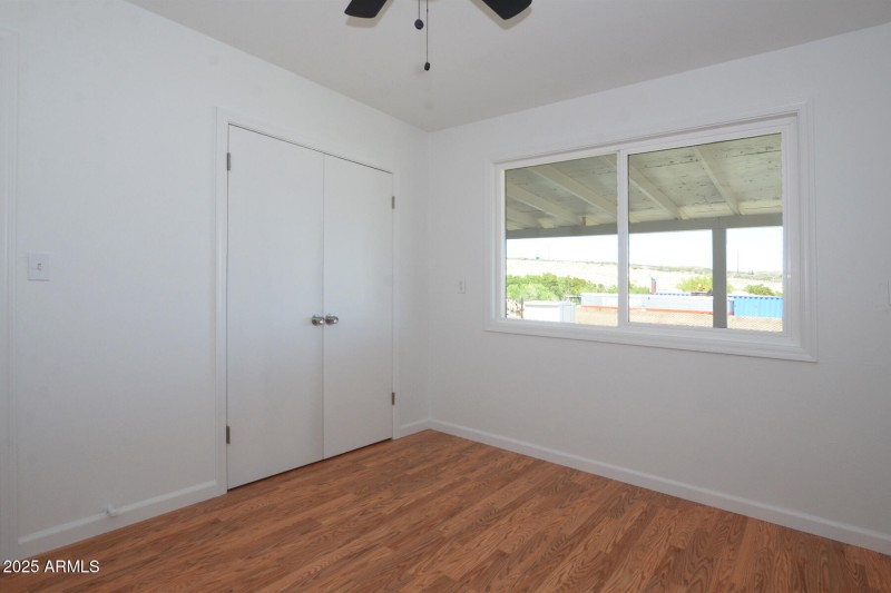 09 Bedroom2 2