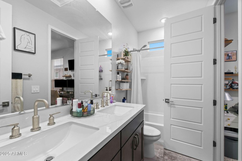 021__4858 E Shady Glen Ave,