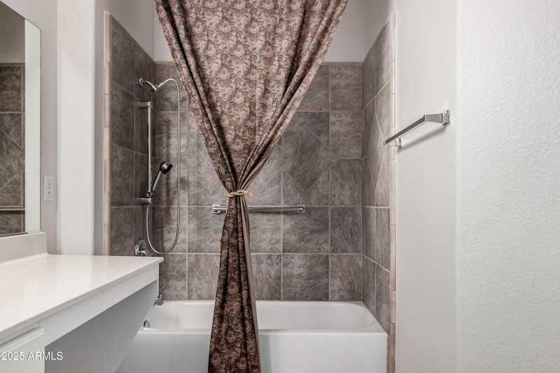 Red Rock Primary Bath Pic 2