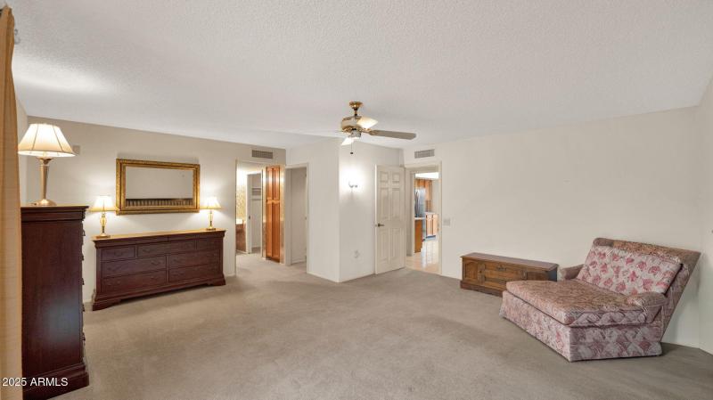 28-web-or-mls-P1176290