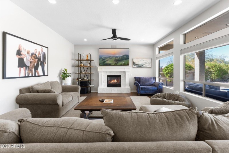 04-019-living-room