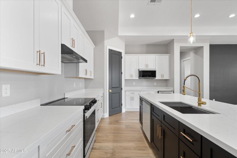 13-Kitchen