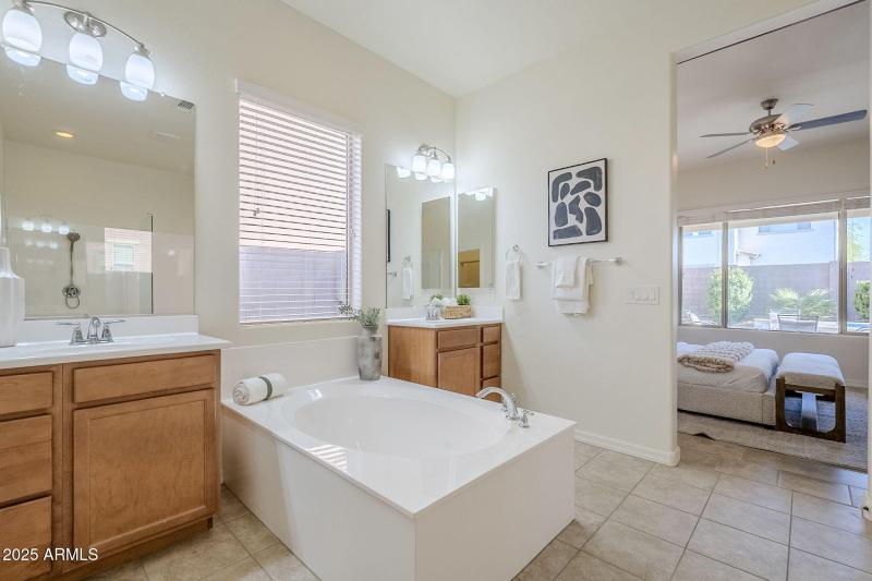 30-web-or-mls-Jojoba-30