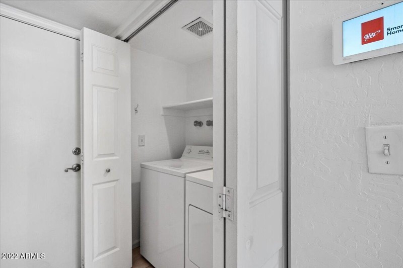 Washer/Dryer Included