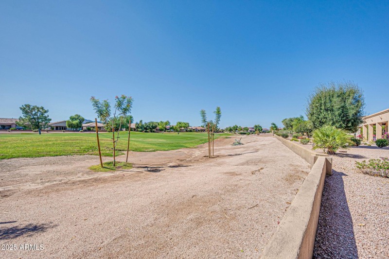 4551 E Sycamore Ct-35