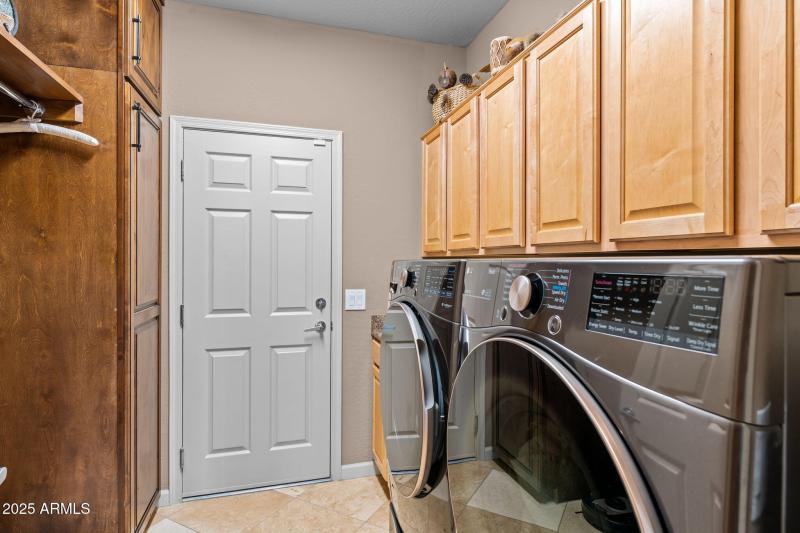Laundry room with lots of storage