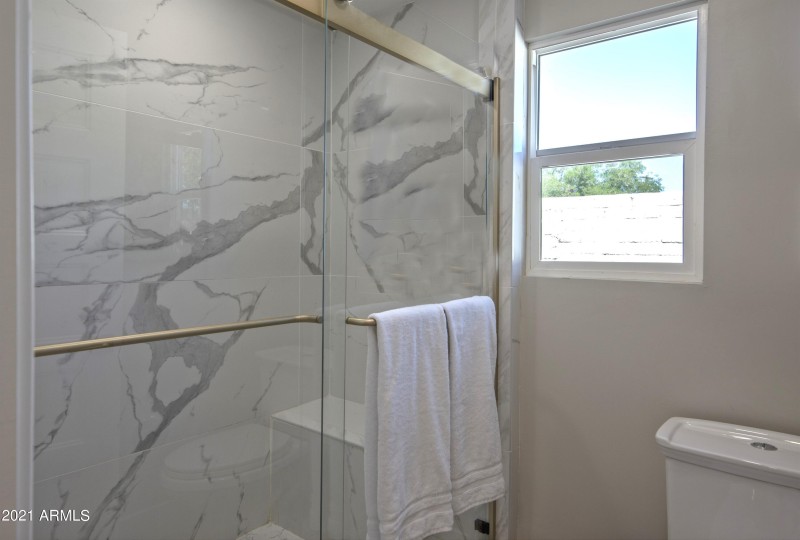 013_Master Shower Detail