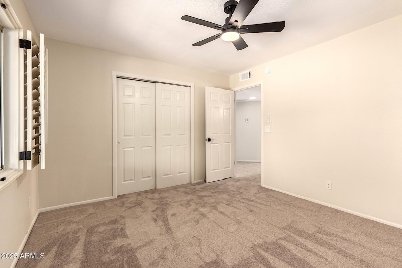 24 - Broadway 7005