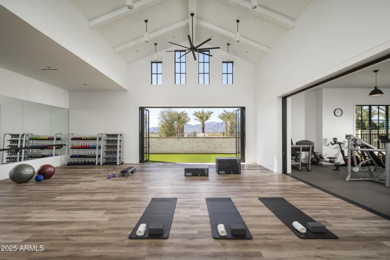 Sterling Grove_Clubhouse_Gym_2689_conver