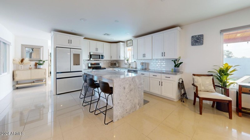 2525-N-66th-St-Kitchen