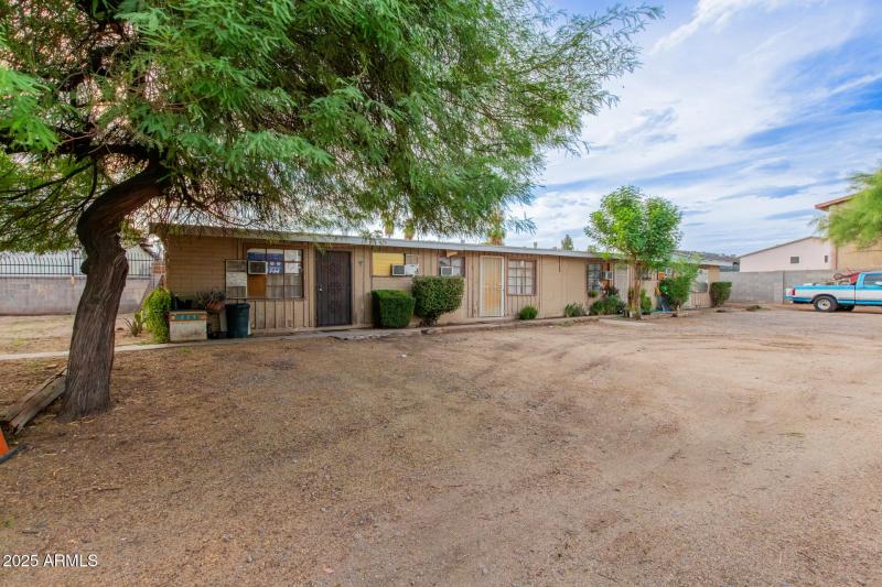 2612 W Glenrosa Avenue