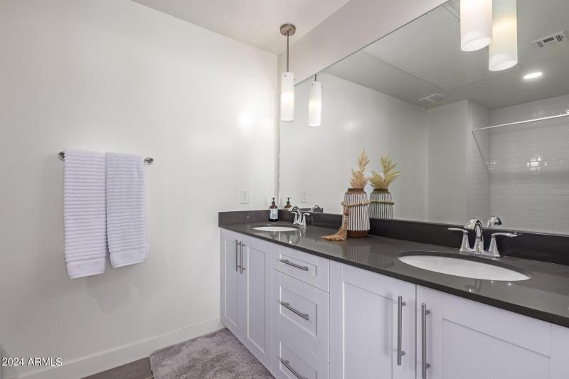 0025-25 - Earll 7300