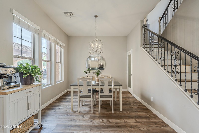 Eat-In Kitchen