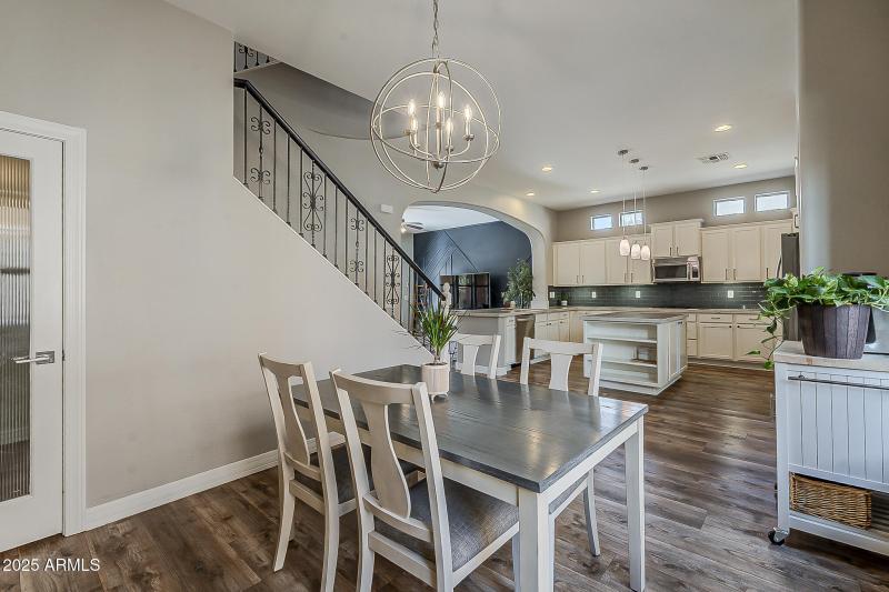 Eat-In Kitchen