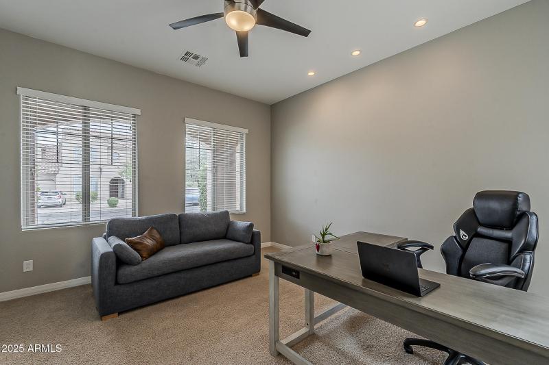 Den/Bonus Room