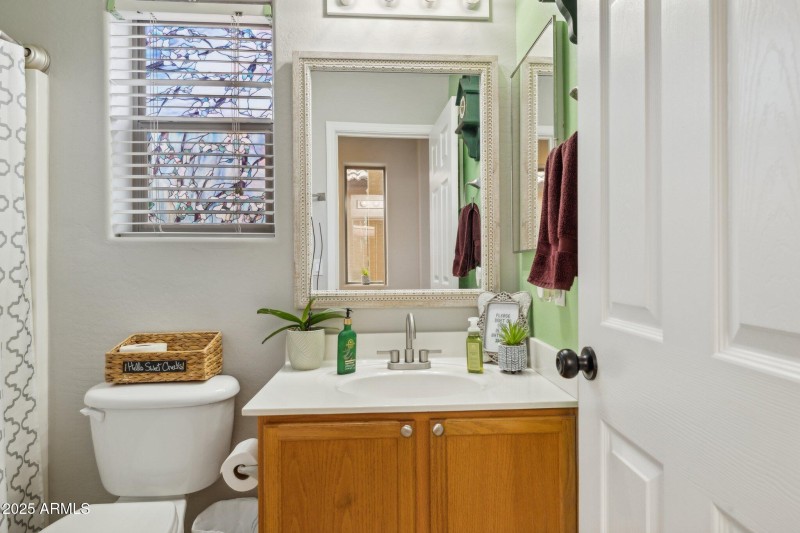 20-web-or-mls-15084-w-polk-st