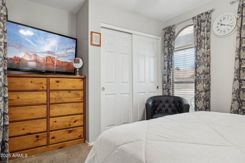 25-web-or-mls-15084-w-polk-st