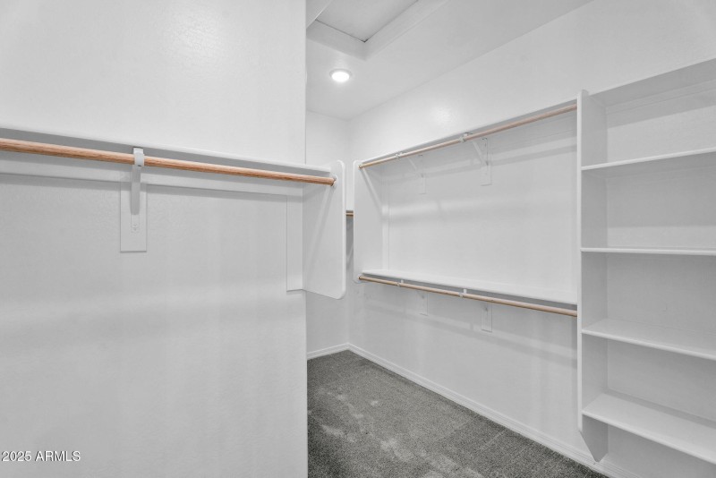 OWNER'S SUITE WALK-IN CLOSET
