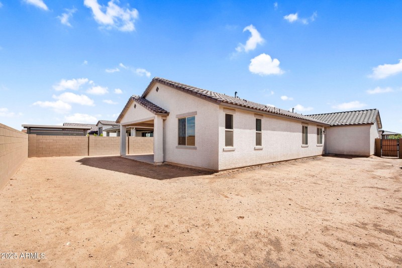 37-web-or-mls-18570 W Honeysuckle Dr -40