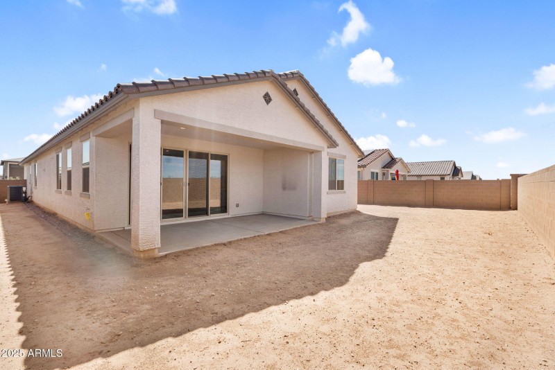 38-web-or-mls-18570 W Honeysuckle Dr -39