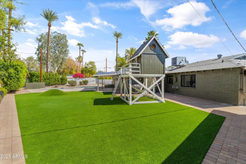 Playhouse-Turf