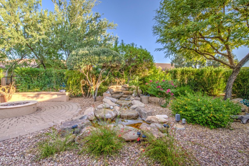 Serene backyard retreat!