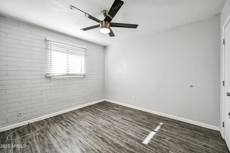 10-1744WGA12B-ocupix