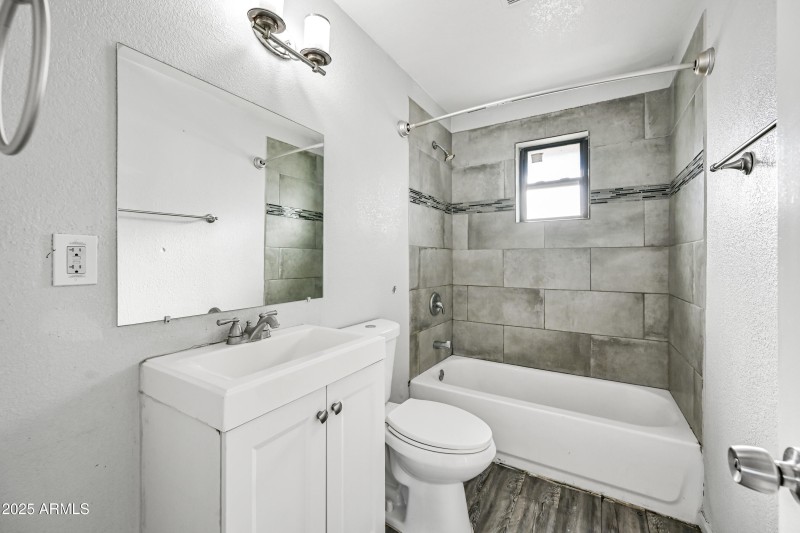 11-1744WGA12B-ocupix