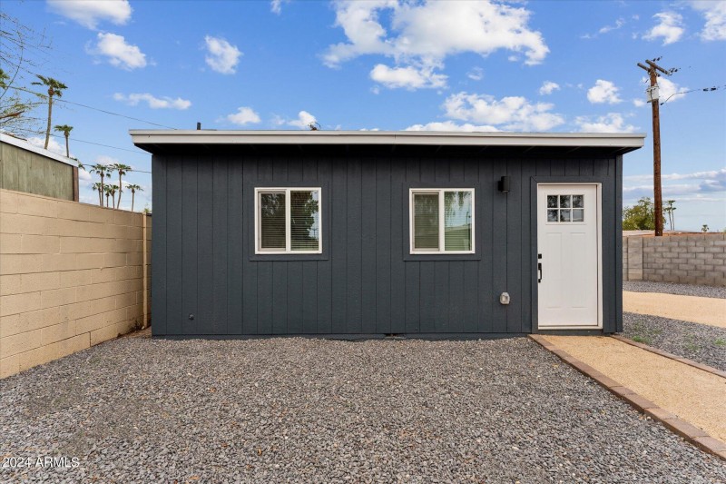 01-001-front-exterior