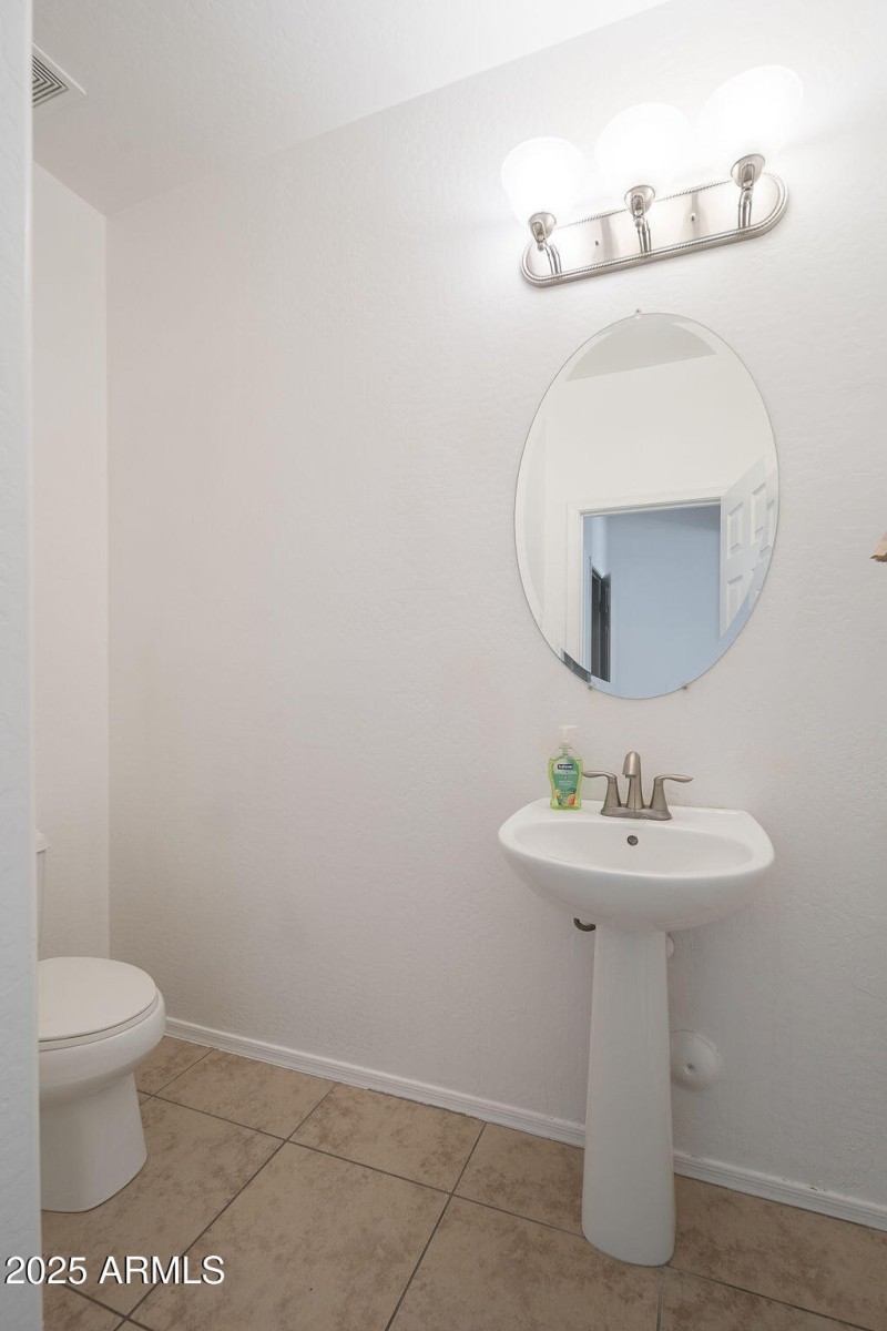 20250818_15743-W-Sierra-St_07