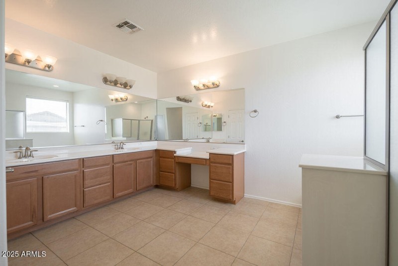 20250818_15743-W-Sierra-St_12