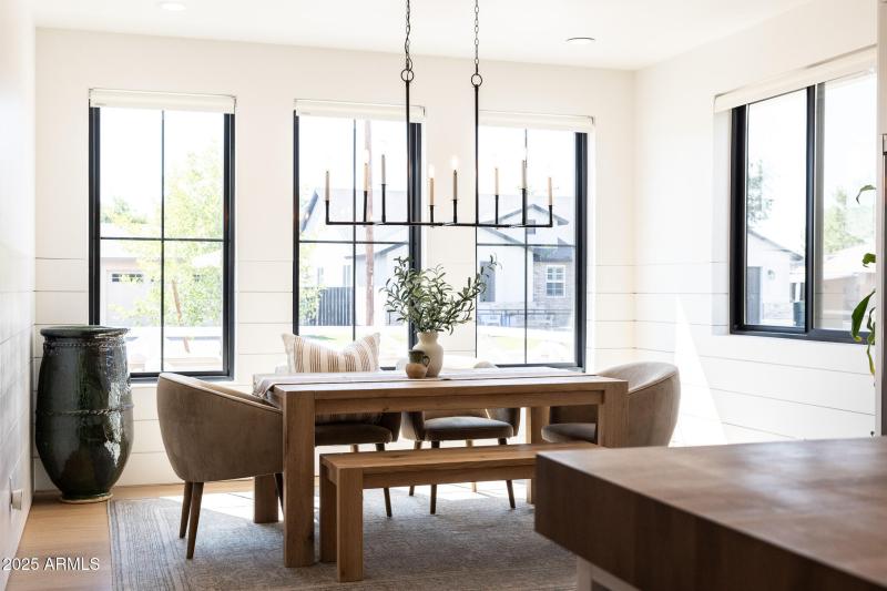 Dining area in kitchen