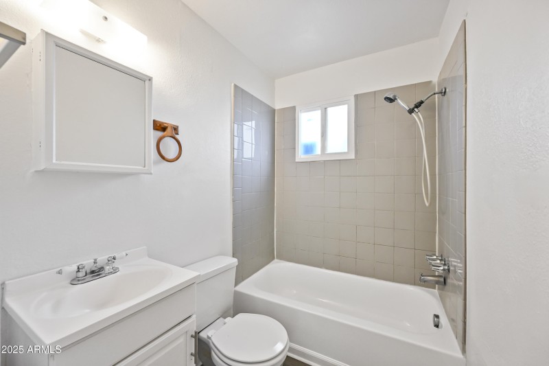 8-1241EMS3-ocupix-9-2025