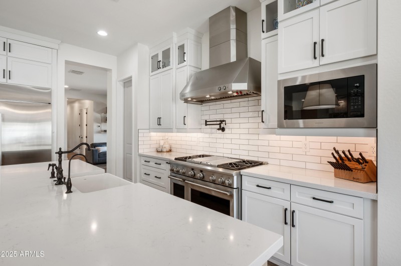 Chef Kitchen - Monogram Appliances