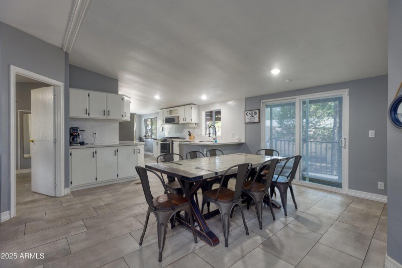 016_photo16_3030_w_young_st_sl_85901_ang