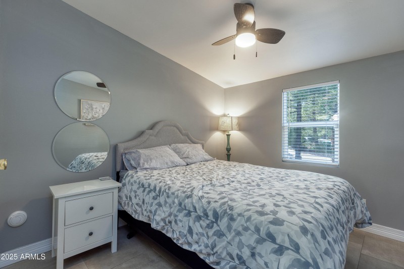 027_photo27_3030_w_young_st_sl_85901_ang