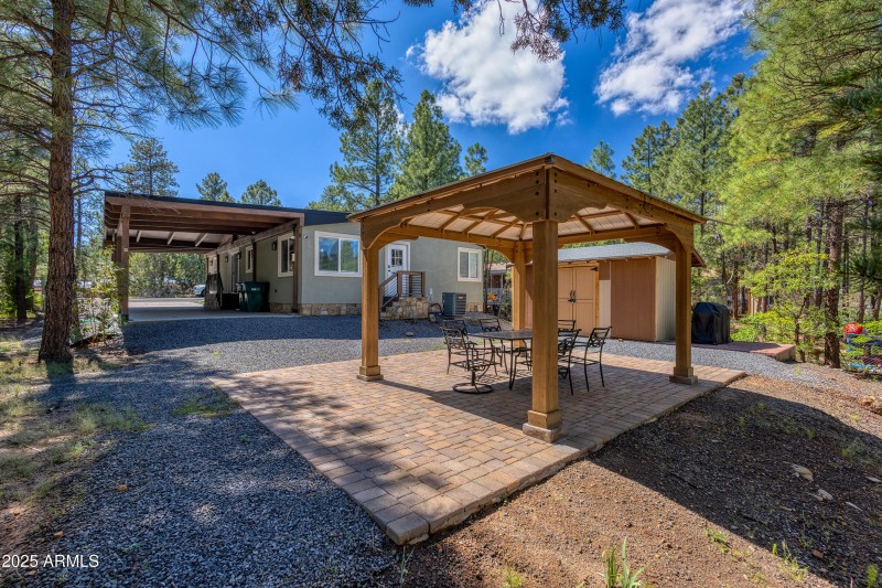 032_photo32_3030_w_young_st_sl_85901_ang