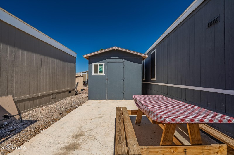 1650 S Arizona Ave 80-27