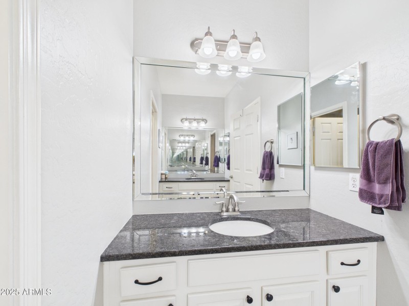 CAM02404G0-PR0144-STILL012