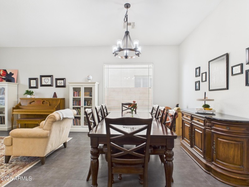 CAM02404G0-PR0144-STILL014