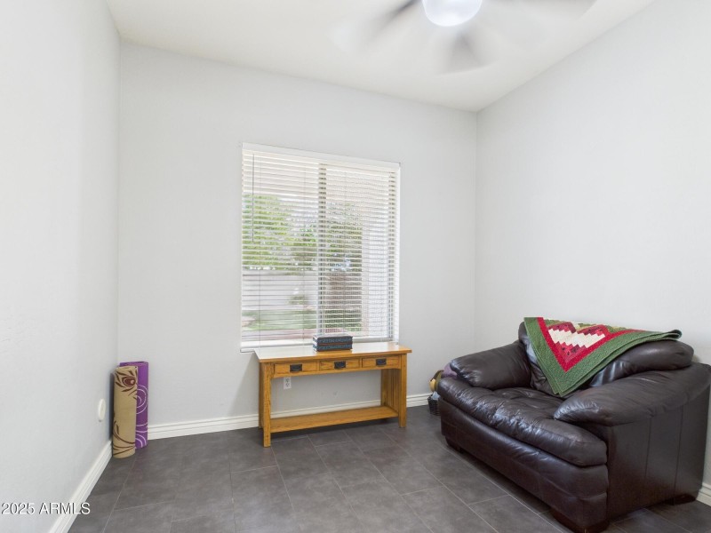 CAM02404G0-PR0144-STILL025