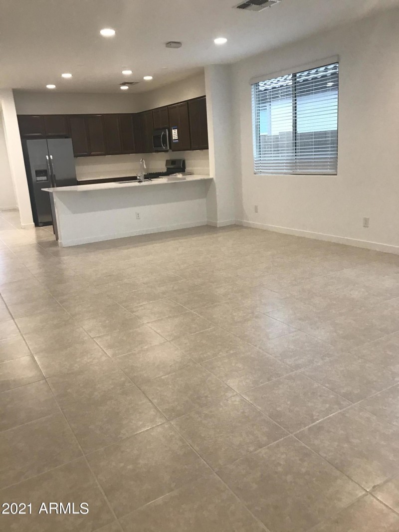 FF0864C0-7592-46CA-9253-0603BB61F51E