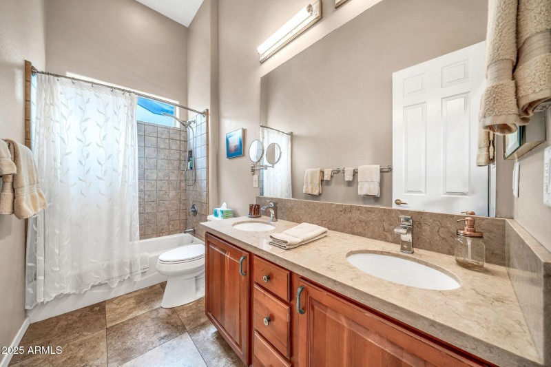 41212 N Congressional Dr-32