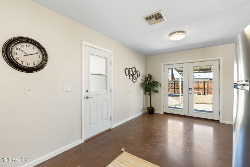 19 - 7240 E Garfield St